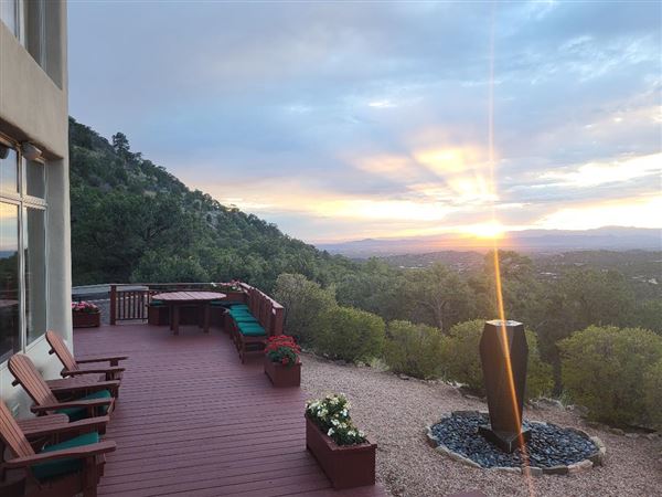 Santa Fe Retreat / Lodging