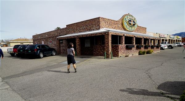 Louie's Bar and Pub