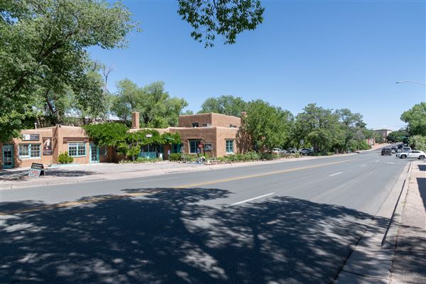 Paseo De Peralta - Downtown East